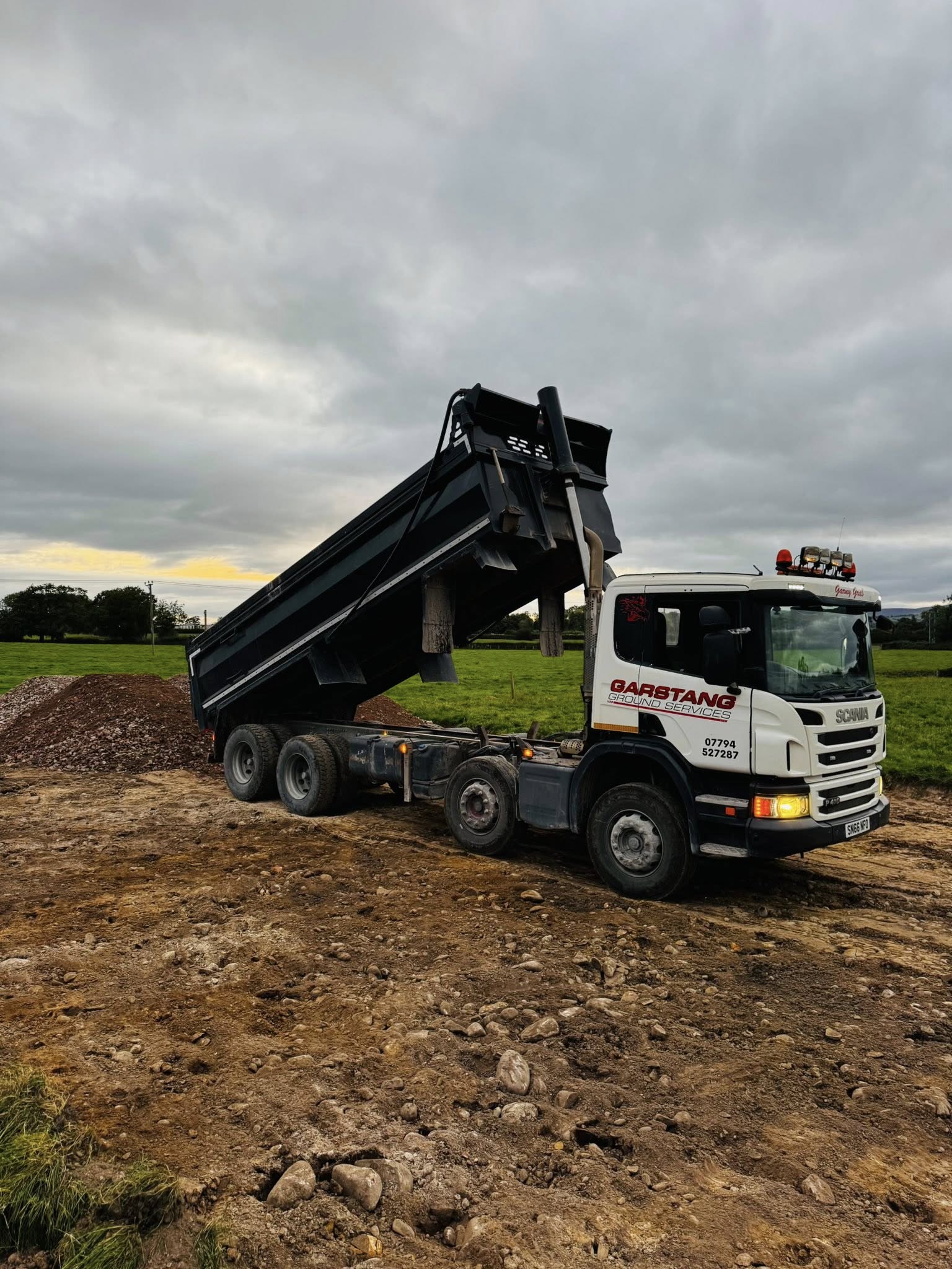 24/7 grab lorry hire for muck away and site clearance services in Preston Lancashire
